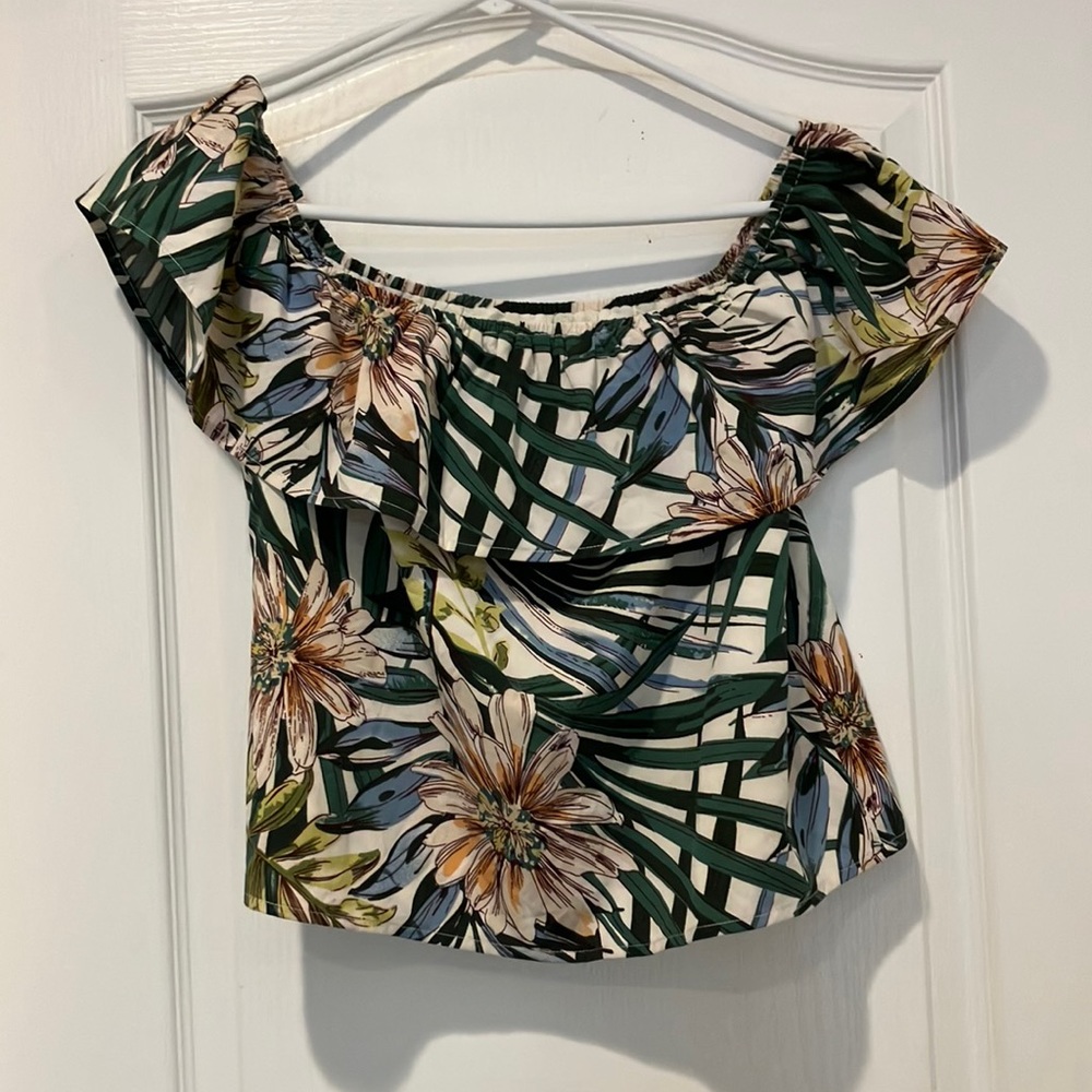 Off or on shoulder ruffle tropical top